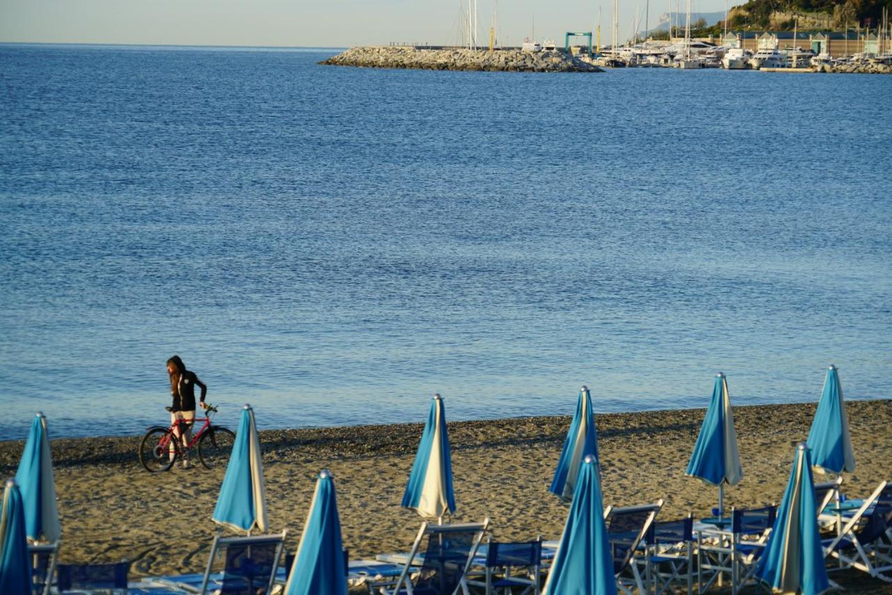 Hotel Villa Maria Varazze Esterno foto